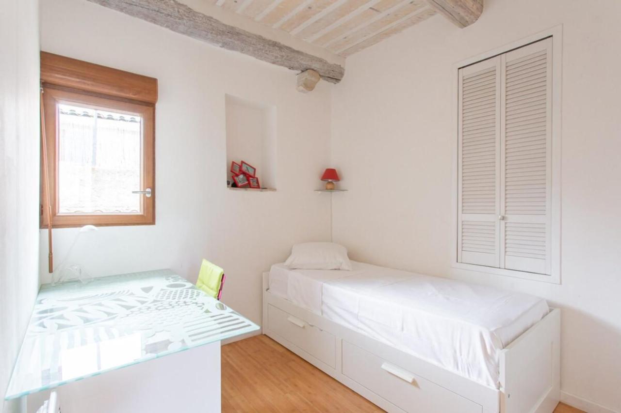 2-Star Apartment Close To Beaches And All Amenities Antibes Bagian luar foto