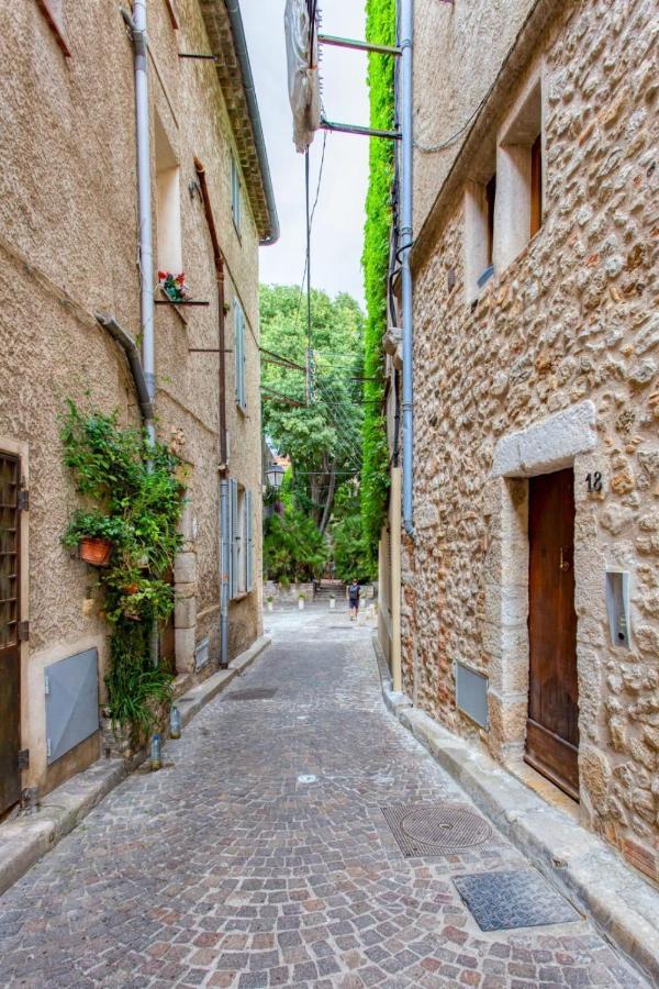 2-Star Apartment Close To Beaches And All Amenities Antibes Bagian luar foto